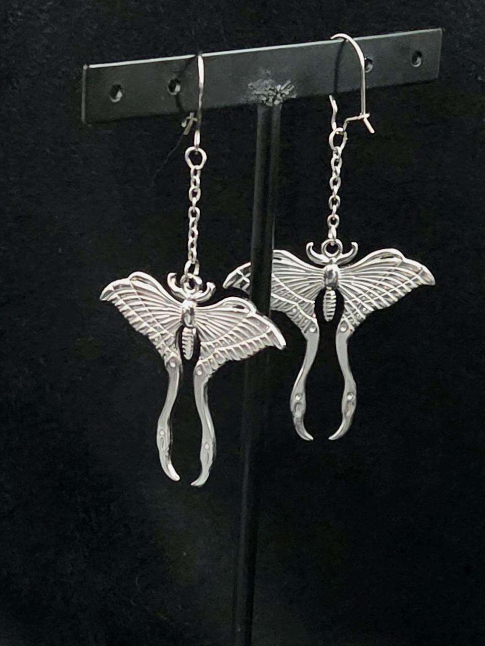 Luna Moth korvakorut