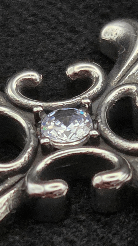 Iso fleur-de-lis risti kaulakoru